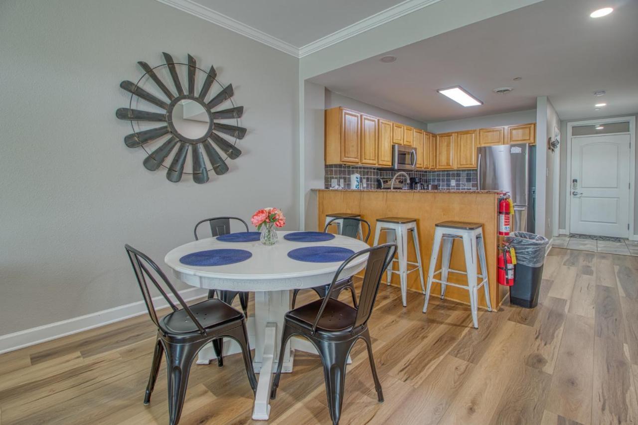 Fantastic Location! River And Mountain Views 2Br/2Ba Sleeps 6 Pigeon Forge Kültér fotó